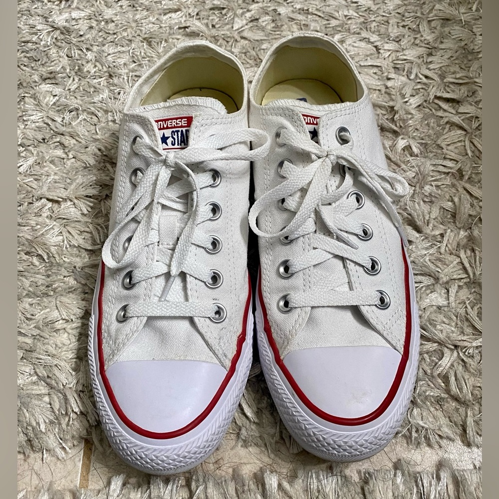 EUC White Converse All Stars- size 9
